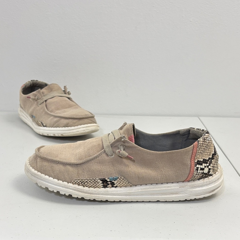Beige Casual Slip-On Women’s Shoes with Snake-Print Accent